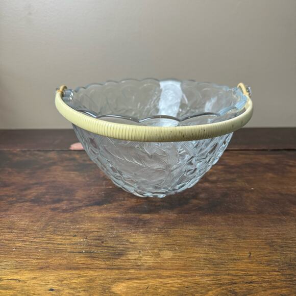 WP&G Fruit Delight CRYSTAL Clear Harvest Gathering Basket Decor Rattan Handle - Picture 9 of 13